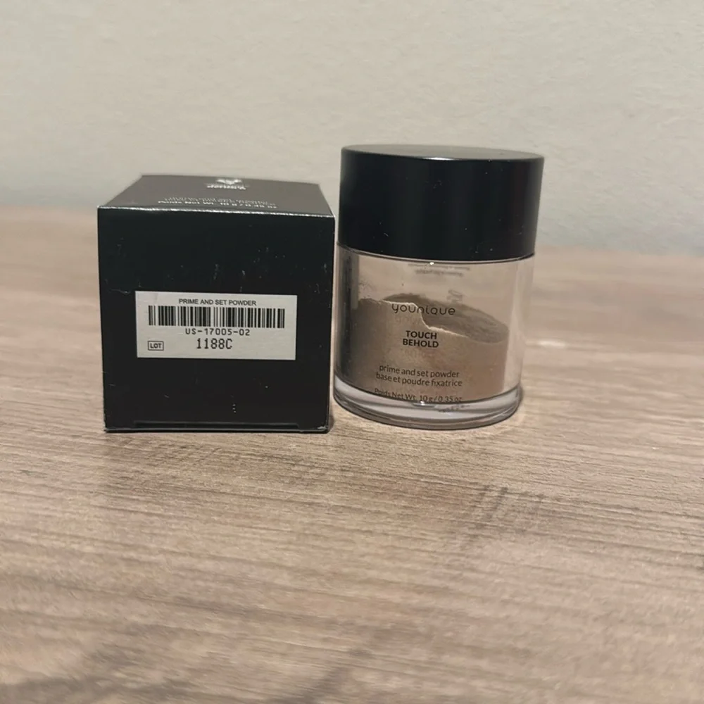 Younique prime set